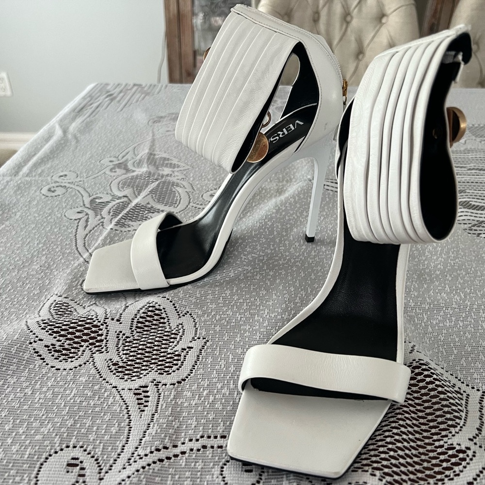 Versace White and Gold Women's Heels - Picture 6 of 6